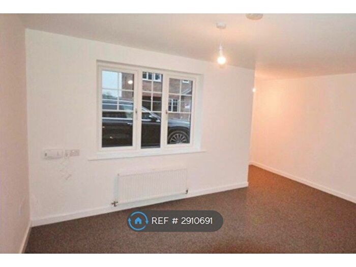 3 Bedroom Semi-Detached House To Rent In Sycamore Drive, Chesterfield, S42
