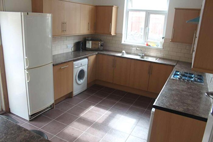 4 Bedroom Maisonette To Rent In Monthermer Road, Roath, Cardiff, CF24