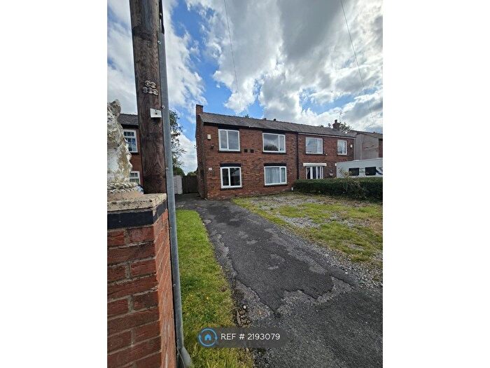 3 Bedroom Semi-Detached House To Rent In Philips Park Road East, Whitefield, Manchester, M45