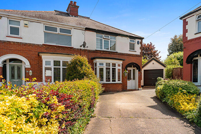 3 Bedroom Semi-Detached House For Sale In Mill Hill Crescent, Cleethorpes, DN35