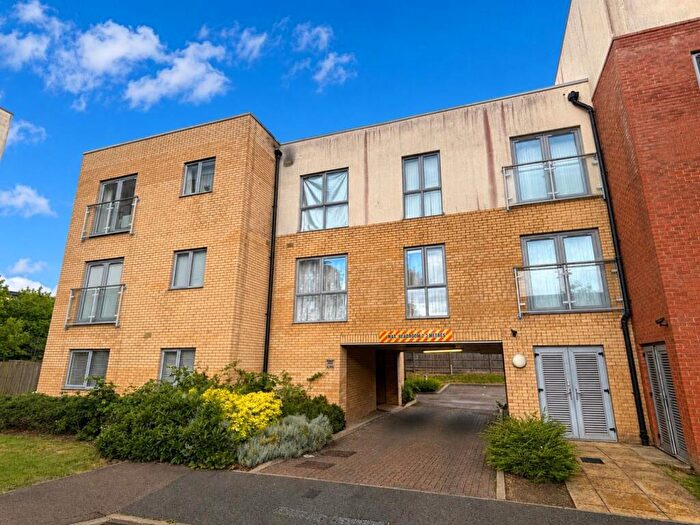 1 Bedroom Flat For Sale In Ringlet Court, Admiral Drive, Stevenage, SG1