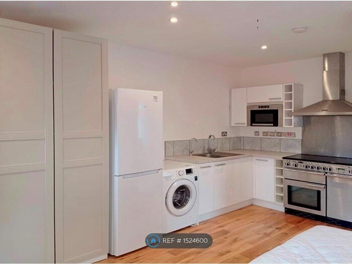 Studio To Rent In Cromford Way, New Malden, KT3