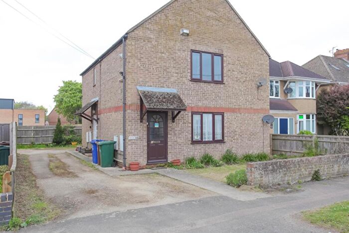 2 Bedroom Maisonette To Rent In Blenheim Road, Kidlington, OX5