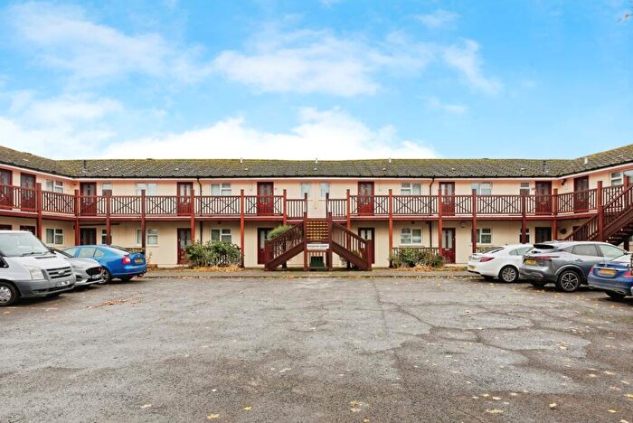 1 Bedroom Flat For Sale In The Oaks, St. Nicholas At Wade, Birchington, Kent, CT7