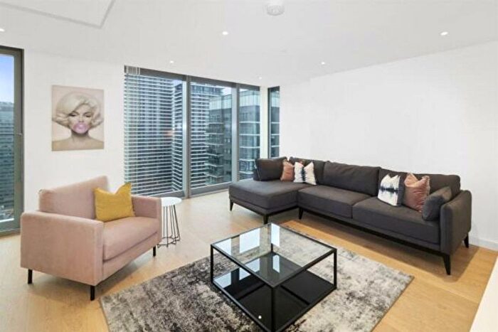 2 Bedroom Flat For Sale In Landmark Pinnacle, Marsh Wall, Canary Wharf, E14