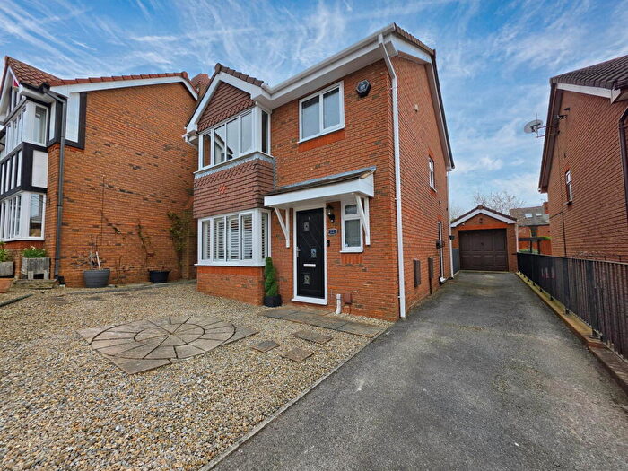 3 Bedroom Detached House For Sale In Upper High Royds, Darton, Barnsley, S75