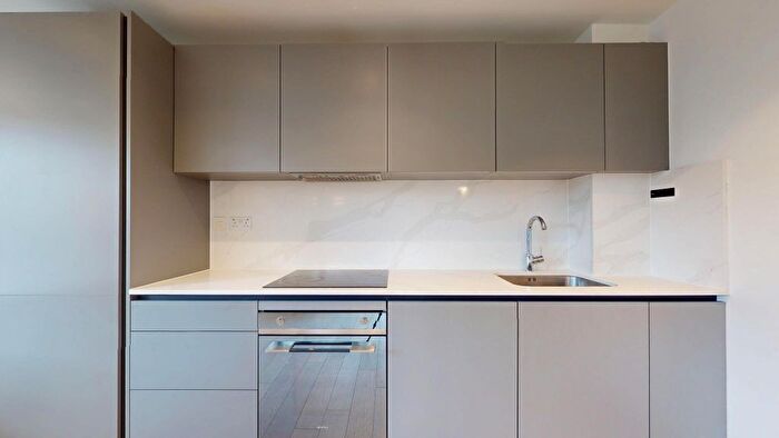 1 Bedroom Flat To Rent In New Horizons Court, Brentford, TW8