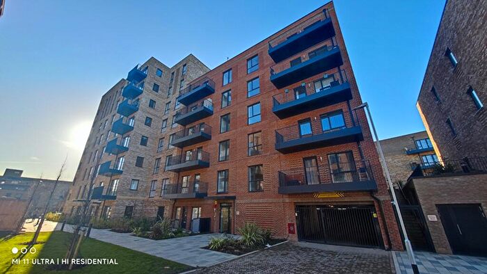 2 Bedroom Apartment To Rent In Vousden Grove, West Thamesmead, London, SE28