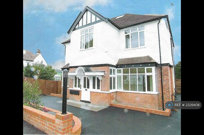 1 Bedroom Flat To Rent In Downs Road, Coulsdon, CR5