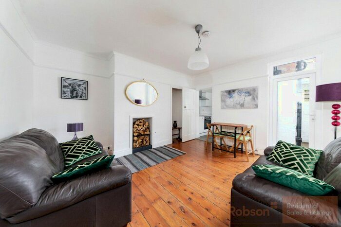 2 Bedroom Flat To Rent In Newlands Road, High West Jesmond, Newcastle Upon Tyne, Tyne And Wear, NE2