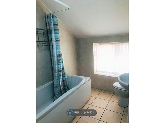 4 Bedroom Flat To Rent In South Street, Crowland, Peterborough, PE6