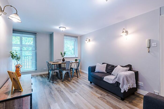 2 Bedroom Property To Rent In Flat, Dalton House, Manchester, M14