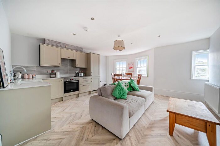 1 Bedroom Flat For Sale In King Street, Maidstone, ME14