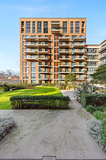 1 Bedroom Flat For Sale In Drummond House, Victory Parade, Woolwich, SE18