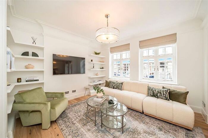 2 Bedroom Flat To Rent In Wheatley Street, Marylebone, W1G