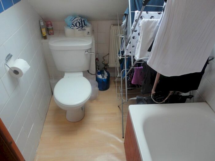 1 Bedroom Studio To Rent In Central Avenue, Hounslow, TW3