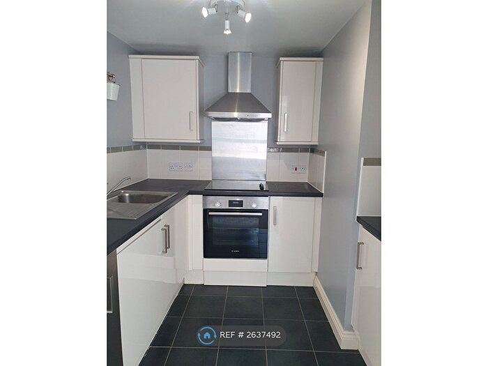 1 Bedroom Flat To Rent In North Street, Bedminster, Bristol, BS3