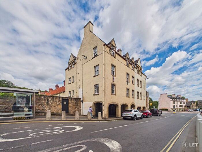 4 Bedroom Flat To Rent In White Horse Close, Canongate, Canongate, Edinburgh, EH8