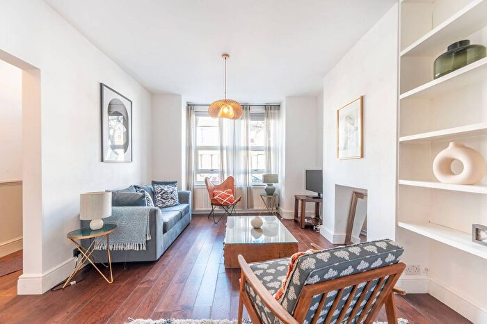 3 Bedroom Property For Sale In Holberton Gardens, Kensal Green, London, NW10