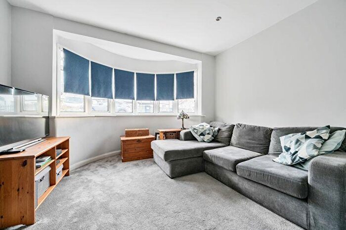 3 Bedroom Terraced House For Sale In Burlington Rise, Barnet, EN4