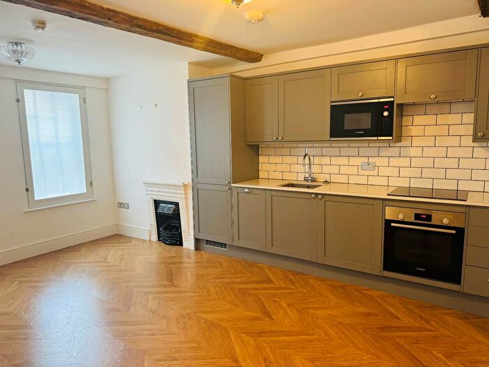 1 Bedroom Flat To Rent In Fore Street, Hertford, SG14