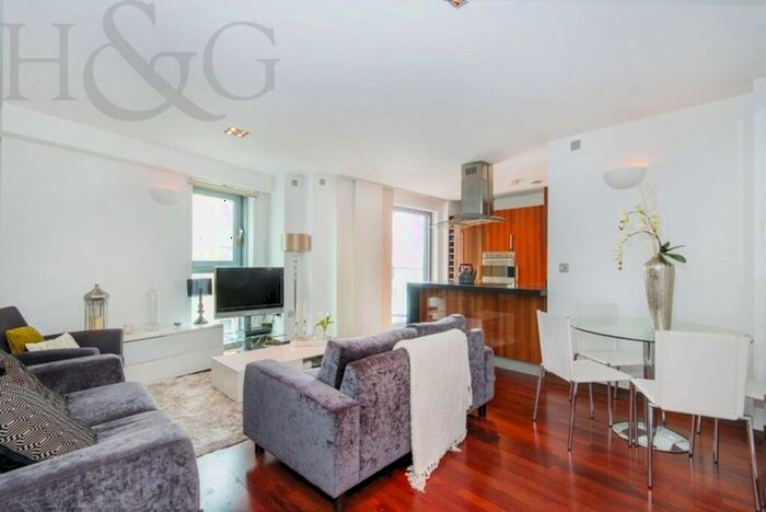 2 Bedroom Apartment To Rent In Vicentia Court, Battersea, SW11