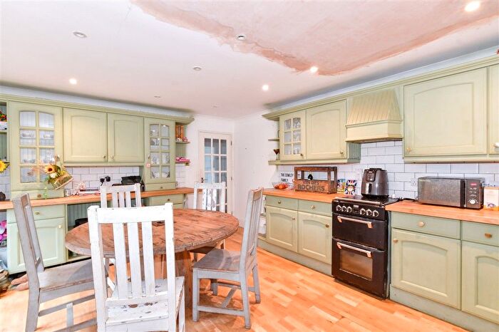3 Bedroom Detached Bungalow For Sale In Fairbourne Lane, Harrietsham, Maidstone, Kent, ME17
