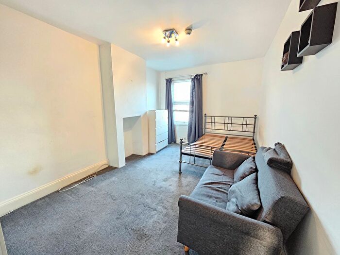 Studio To Rent In Cambridge Road, London, SE20