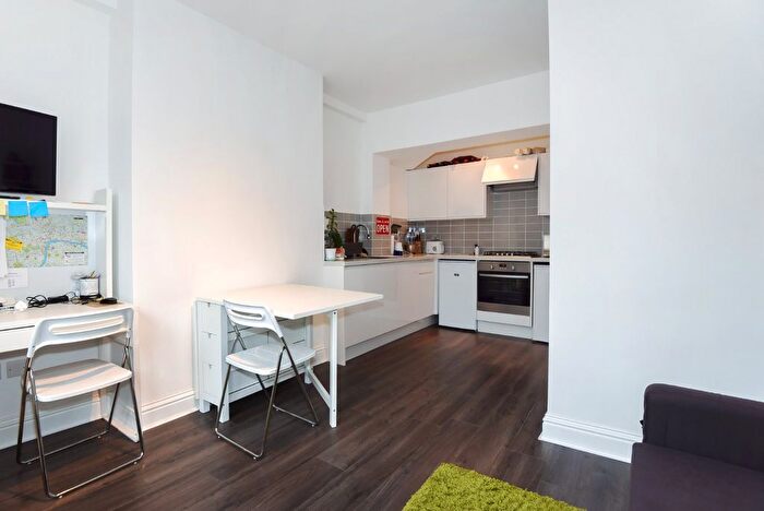 1 Bedroom Flat To Rent In Ufford Street, Waterloo, London, SE1