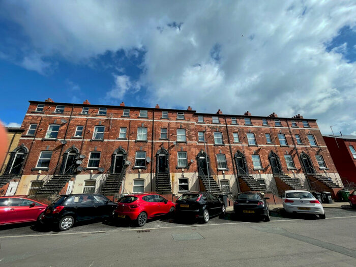 1 Bedroom Apartment To Rent In Ground Floor Flat, Providence Avenue, Leeds, West Yorkshire, LS6