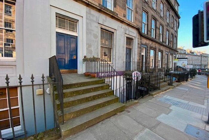 1 Bedroom Flat To Rent In Broughton Street, Broughton, Edinburgh, EH1