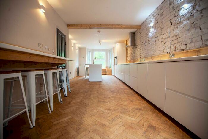 10 Bedroom Terraced House To Rent In Ladybarn Lane, Manchester, M14