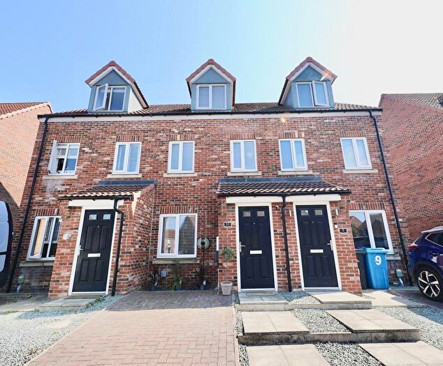 3 Bedroom Terraced House For Sale In Bounty Drive, Kingswood, Hull, HU7