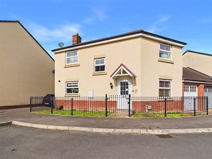 3 Bedroom Detached House For Sale In Fauld Drive Kingsway, Quedgeley, Gloucester, Gloucestershire, GL2