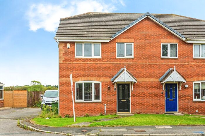 3 Bedroom Semi-detached House For Sale In Briary Close, Wakefield, WF1