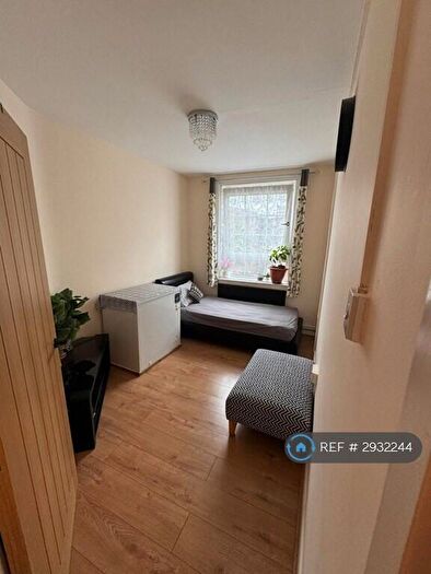 2 Bedroom Flat To Rent In East India Buildings, London, E14