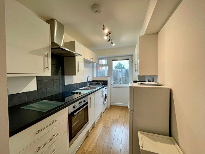 1 Bedroom Maisonette To Rent In Livingstone Road, Newbury, RG14