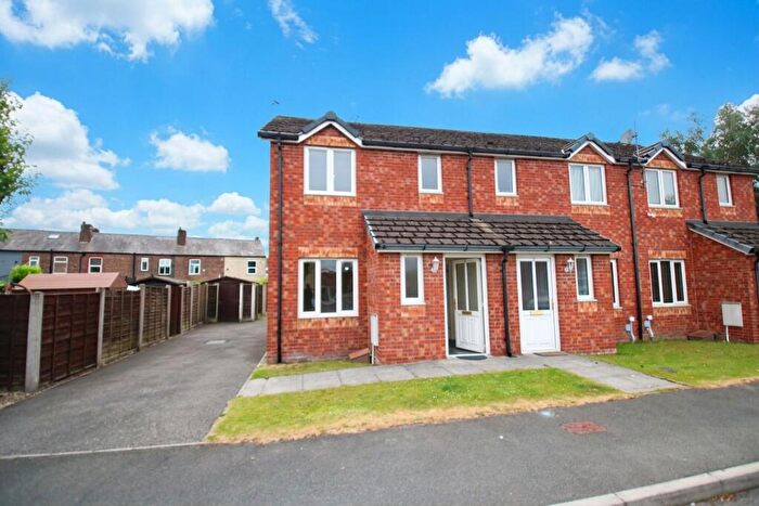 3 Bedroom End Of Terrace House To Rent In Magenta Avenue, Irlam, M44