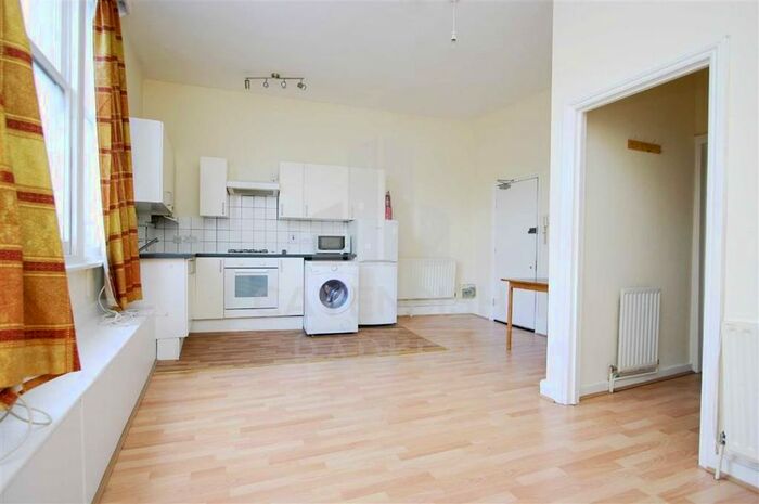 1 Bedroom Flat To Rent In Archway Road, Highgate, London N6
