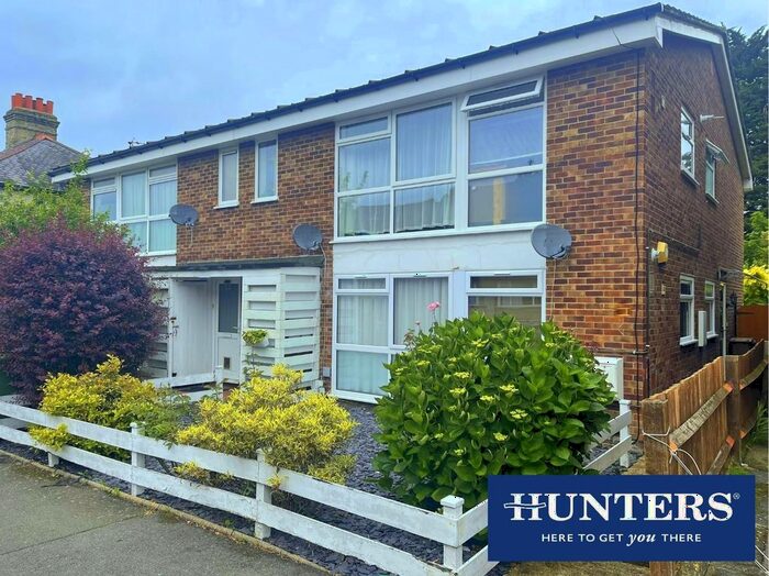 2 Bedroom Flat To Rent In Hampton Road, Worcester Park, KT4