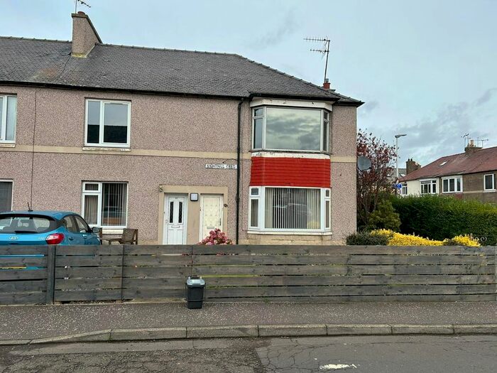 3 Bedroom Flat To Rent In Sighthill Crescent, Edinburgh, EH11