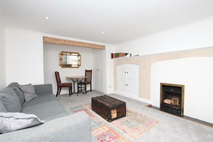 1 Bedroom Flat To Rent In Walcot Parade, Bath, BA1