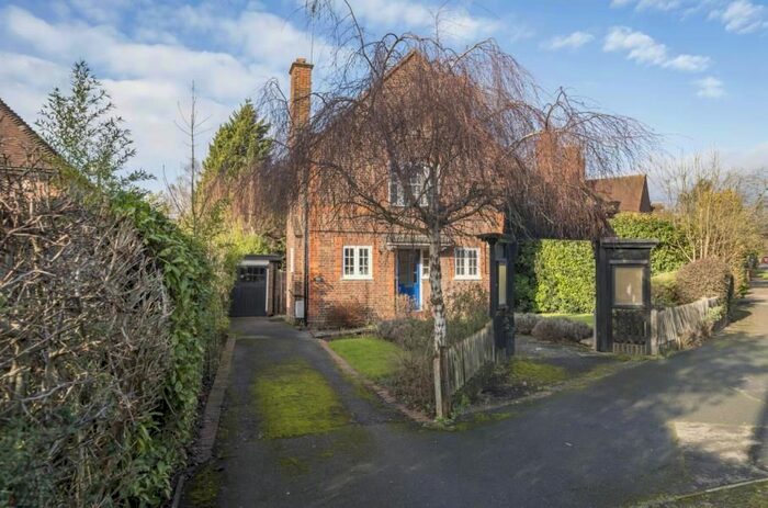 2 Bedroom Flat To Rent In Uxbridge Road, Hatch End, Pinner, HA5