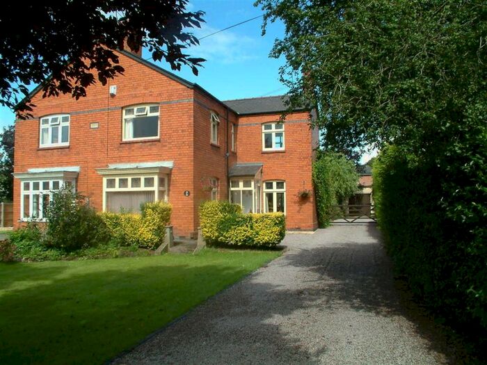 3 Bedroom Semi-Detached House To Rent In Kelham Road, Newark, NG24