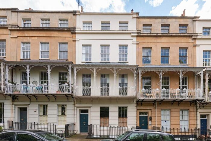 3 Bedroom Maisonette For Sale In Caledonia Place, Bristol, BS8
