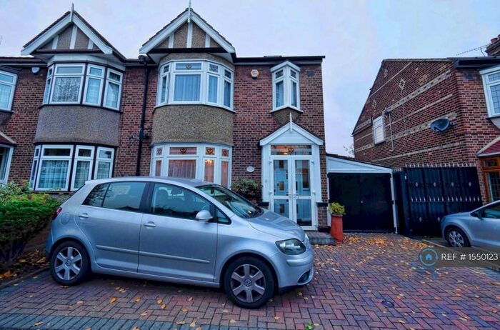 4 Bedroom Semi-Detached House To Rent In Warboys Crescent, London, E4