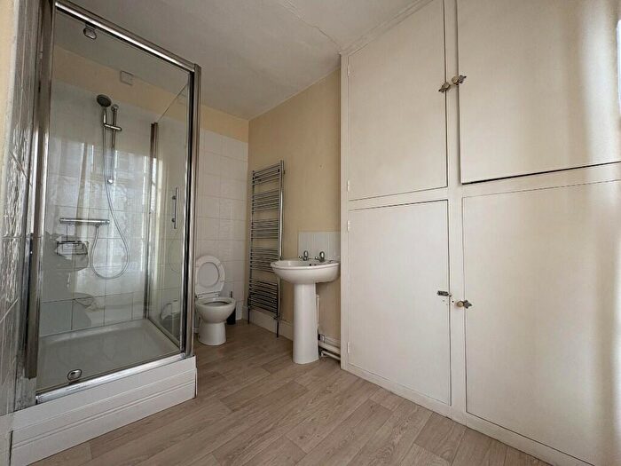 2 Bedroom Flat To Rent In Albert Street, PE12