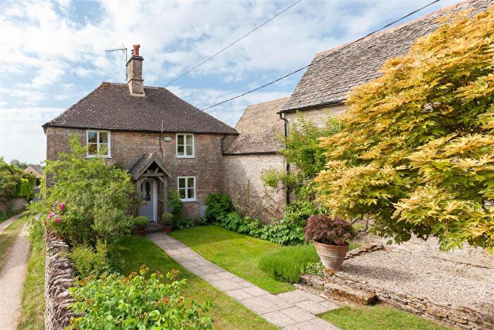 3 Bedroom Cottage For Sale In The Green, Leafield, OX29