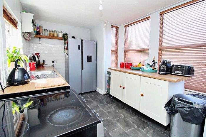 2 Bedroom End Of Terrace House For Sale In Arnold Street, Rugby, CV21