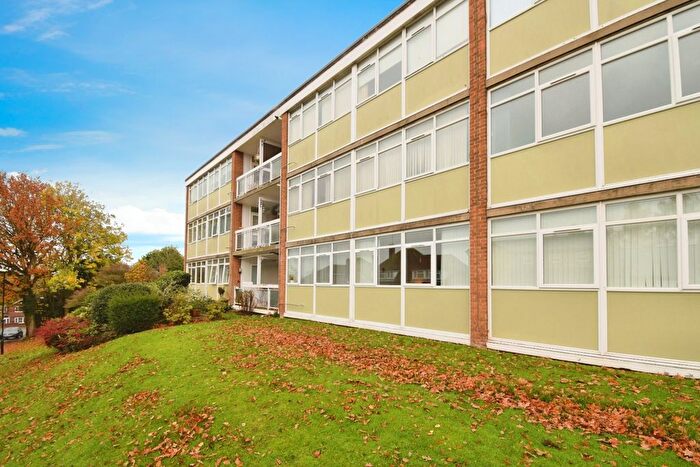 2 Bedroom Flat For Sale In Kenilworth Court, Asthill Grove, Coventry, CV3